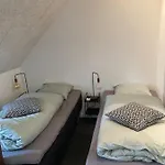 Bed And Kitchen منزل ريفي فاردي